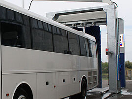 Stark Reinigungsgeräte GmbH - Portalwaschanlage für Omnibusse, Buswaschanlage